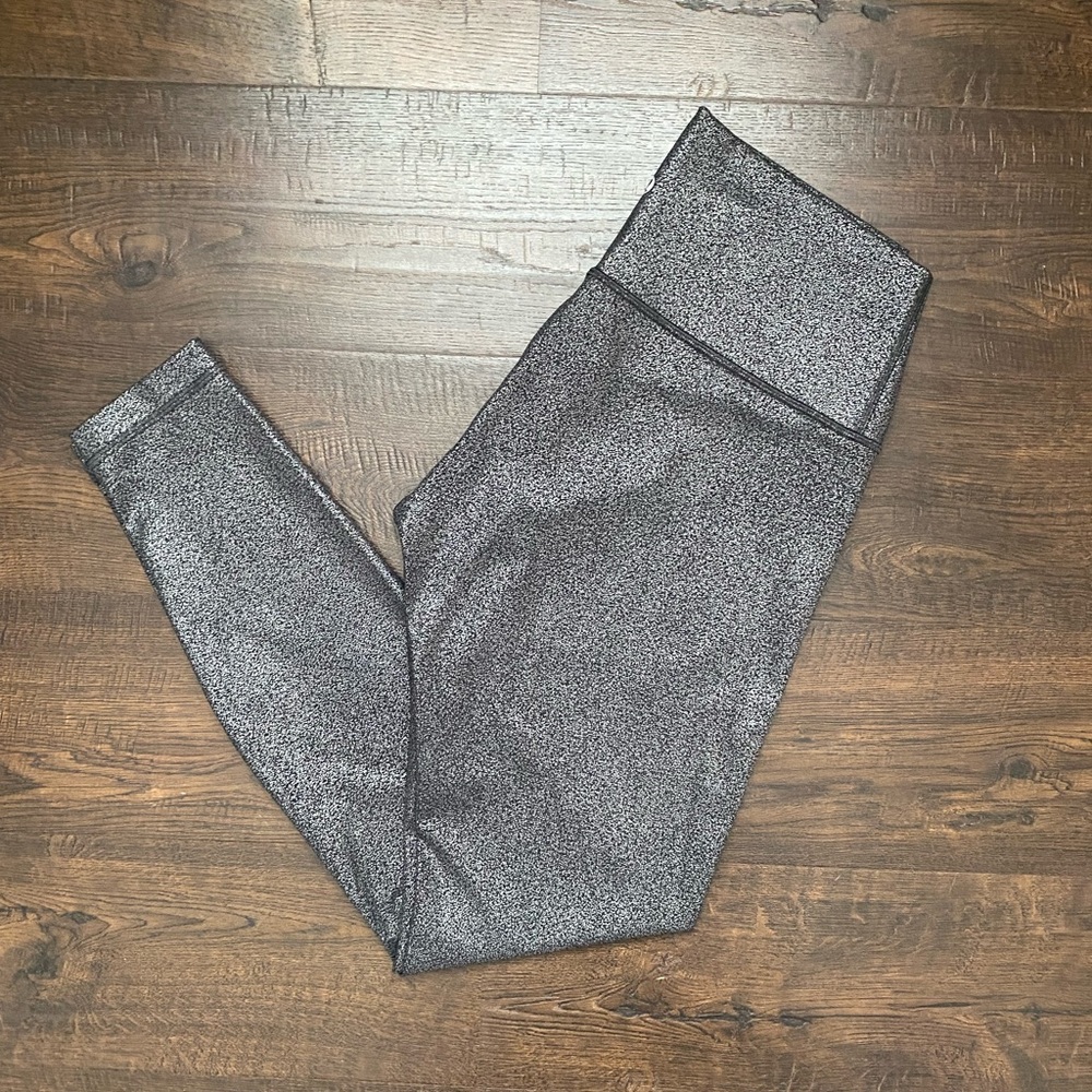 Lululemon Luminosity Foil Print Wunder Under Hi-Rise legging sz (8) 28” inseam